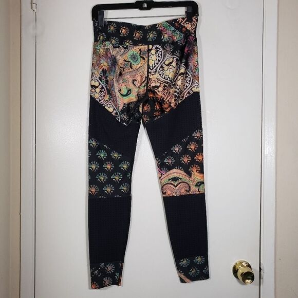 Running Bare Boho Print Patchwork Active Yoga Gym Leggings Size 6/8 - Picture 6 of 7